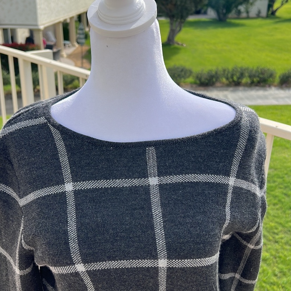 Athleta Dakota merino wool Windowpane sweater sz medium. - Picture 7 of 8